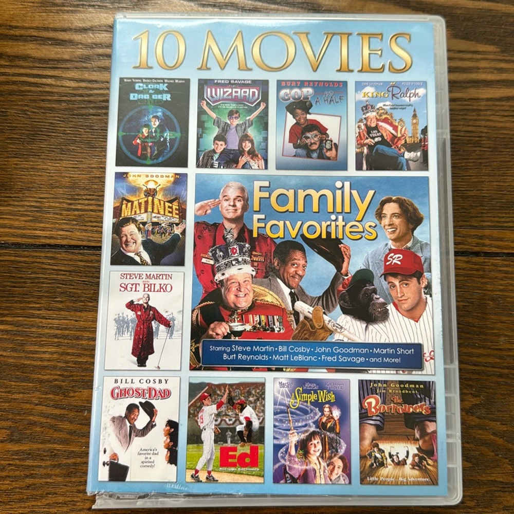 10 movies family favorites.    (3 DVDs) The case is broken.